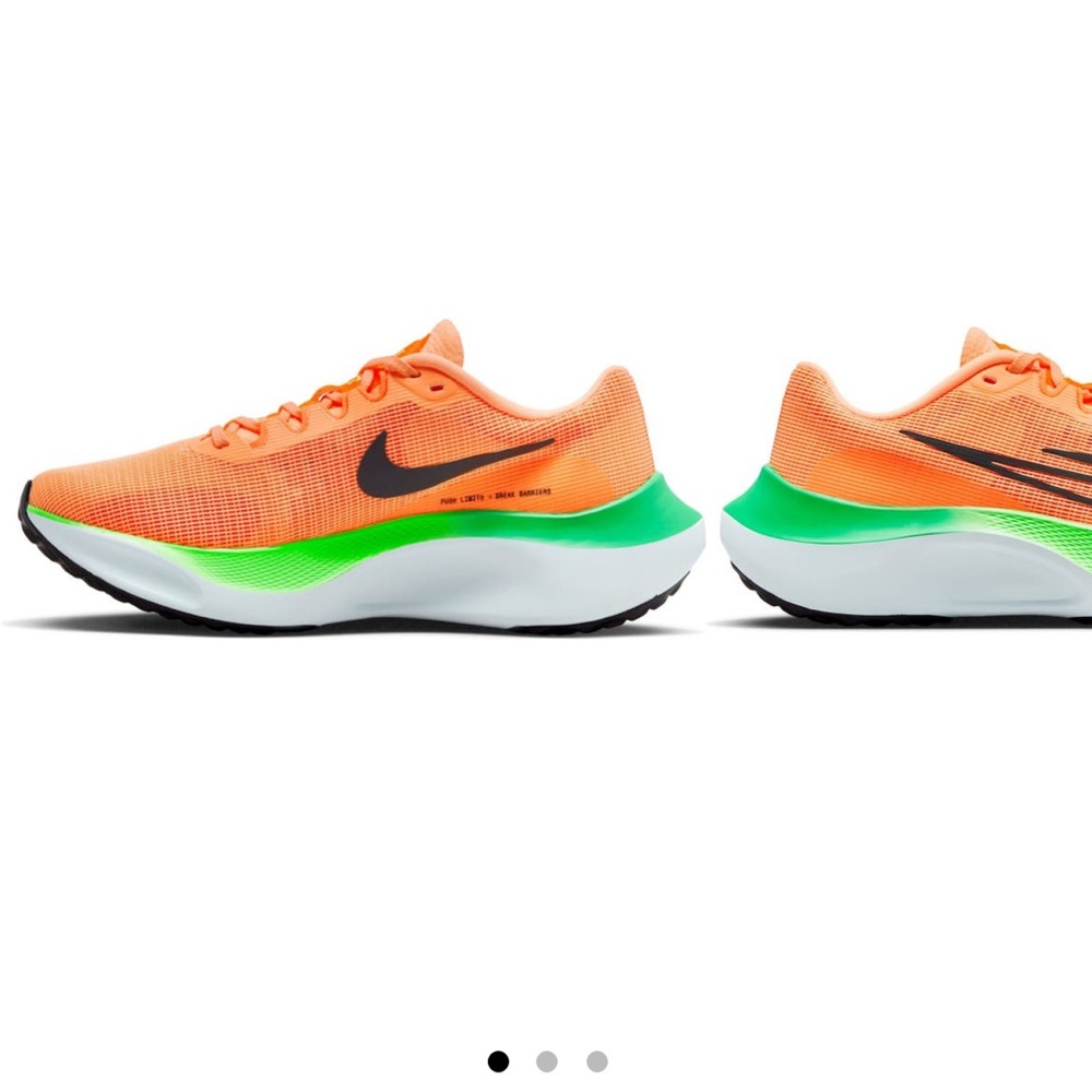 Nike zoom fly 5 carbon plate running shoes